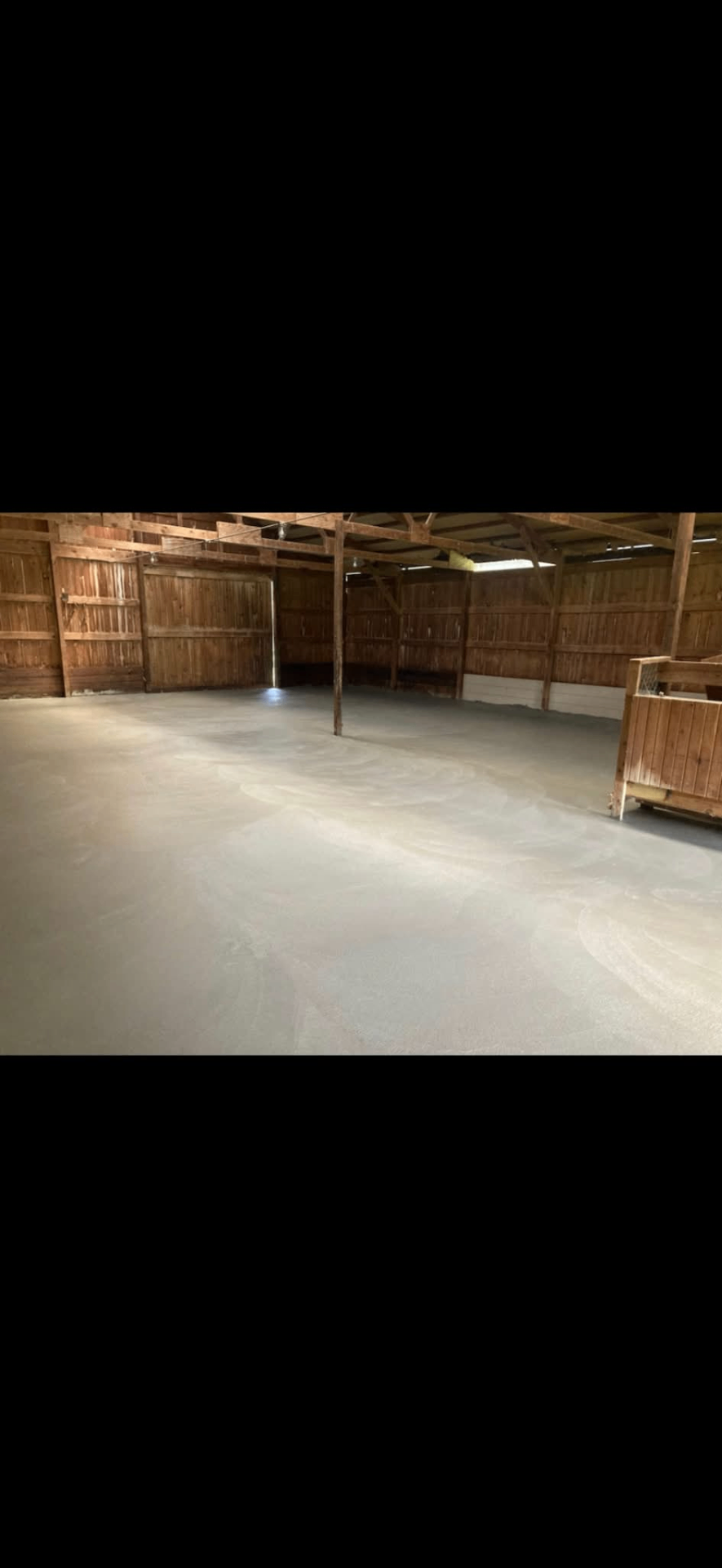 Smooth concrete barn floor